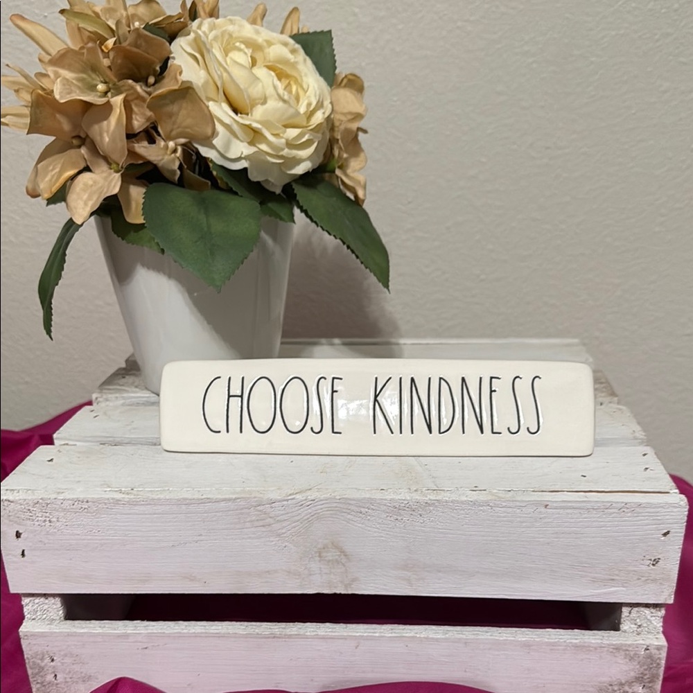 White 'Choose Kindness' Decorative Sign